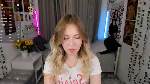 Snapshot of lanaroselle chatting on 24, 10, 2025 Lana online show from 24, 10, 2025