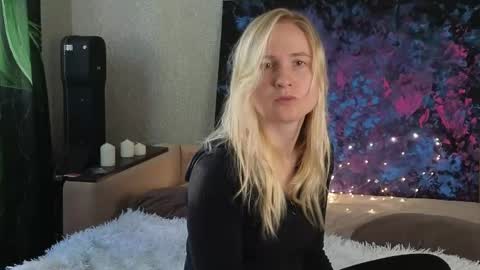 LanaviSmith online show from 13, 10, 2025