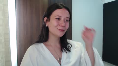 Snapshot of lanna_mills chatting on 18, 12, 2024 Lanna online show from 18, 12, 2024