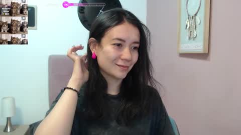 Snapshot of lanna_mills chatting on 11, 2, 2025 Lanna online show from 11, 2, 2025