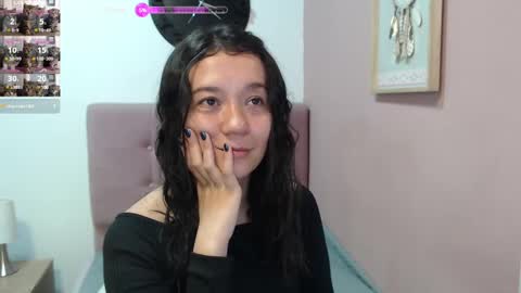 Snapshot of lanna_mills chatting on 12, 2, 2025 Lanna online show from 12, 2, 2025