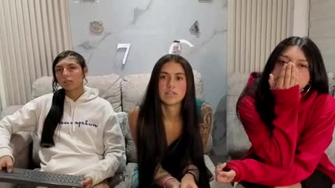 Snapshot of lara_as chatting on 6, 5, 2026 lara_as online show from 6, 5, 2026