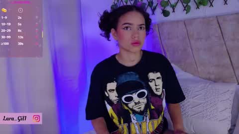 Snapshot of lara_gil_ chatting on 15, 9, 2025 Lara Gill online show from 15, 9, 2025