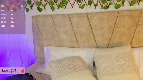 Snapshot of lara_gil_ chatting on 19, 9, 2025 Lara Gill online show from 19, 9, 2025