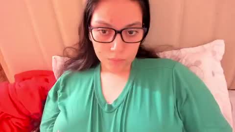 Snapshot of laracamille chatting on 21, 4, 2026 lara online show from 21, 4, 2026