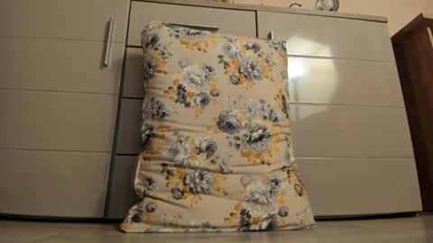 Lara online show from 18, 12, 2024