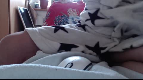 laralhotr online show from 22, 1, 2025