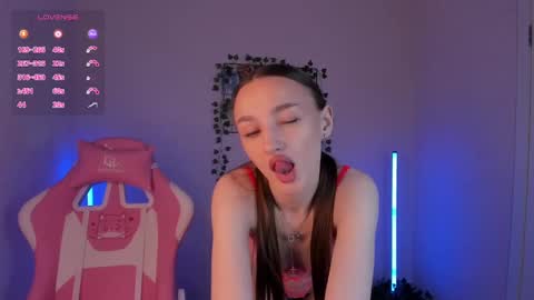 MY NAME IS LILY online show from 6, 3, 2025