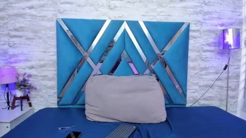 Lara Murphy online show from 17, 2, 2025