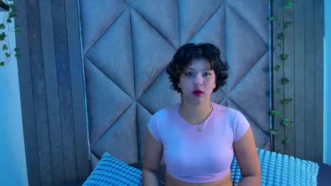 laraspark__ online show from 13, 3, 2026