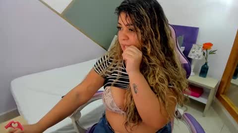 Snapshot of laris_park chatting on 16, 12, 2024 laris_park online show from 16, 12, 2024