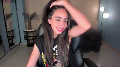 Larisa Smirnov online show from 16, 9, 2025