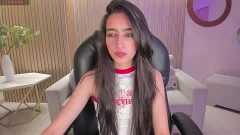 Larisa Smirnov online show from 26, 9, 2025