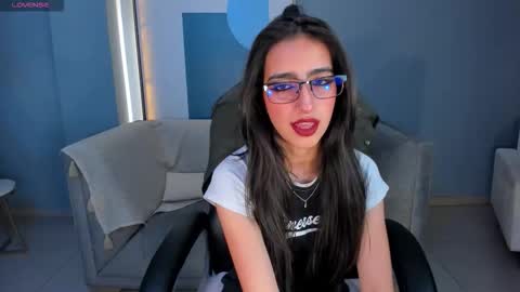 Larisa Smirnov online show from 1, 10, 2025