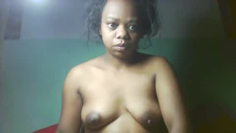 Snapshot of larissa645771 chatting on 28, 9, 2025 larissa645771 online show from 28, 9, 2025