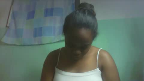 Snapshot of larissa645771 chatting on 12, 10, 2025 larissa645771 online show from 12, 10, 2025