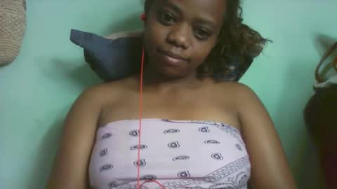 Snapshot of larissa645771 chatting on 11, 11, 2025 larissa645771 online show from 11, 11, 2025