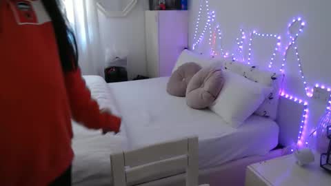 Snapshot of lasolitaauri chatting on 19, 5, 2026 Auri online show from 19, 5, 2026