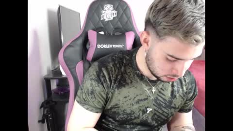 Snapshot of latam_ chatting on 15, 12, 2024 YOUR BABY online show from 15, 12, 2024