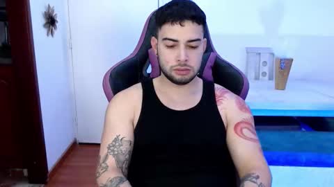 Snapshot of latam_ chatting on 30, 11, 2025 YOUR BABY online show from 30, 11, 2025