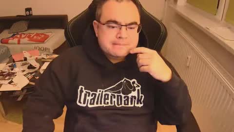 Snapshot of latexboy893 chatting on 18, 11, 2025 latexboy893 online show from 18, 11, 2025