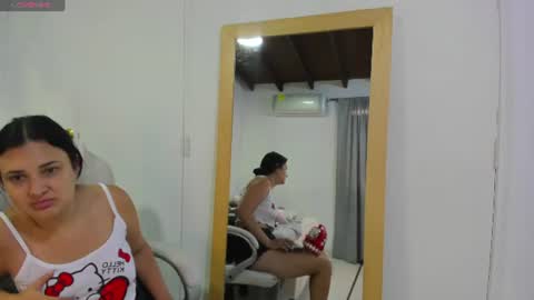 Snapshot of latin_couple20y chatting on 19, 7, 2026 Johana y Santiago online show from 19, 7, 2026