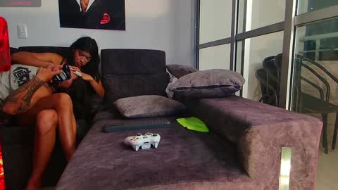 Snapshot of latin_couple77 chatting on 13, 1, 2025 Sara y Andy online show from 13, 1, 2025