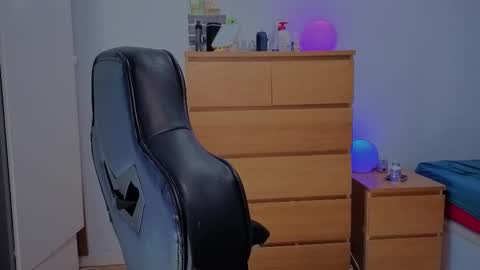  Free OF online show from 10, 10, 2025