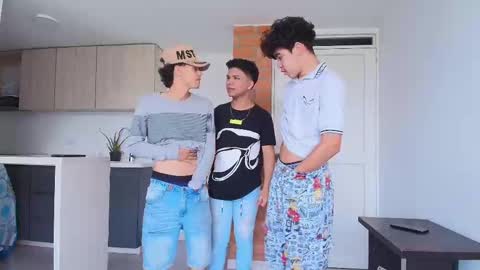 Snapshot of latin_naughty_boys chatting on 26, 9, 2025 latin_naughty_boys online show from 26, 9, 2025
