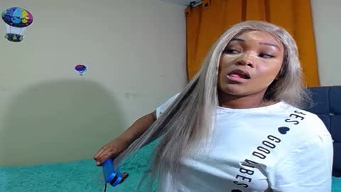 Snapshot of latin_rihanna_j chatting on 11, 3, 2025 karen online show from 11, 3, 2025