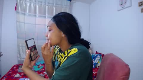 Snapshot of latin_rihanna_j chatting on 7, 10, 2025 karen online show from 7, 10, 2025