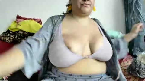 Snapshot of latinagoddess_isa chatting on 28, 9, 2025 latinagoddess_isa online show from 28, 9, 2025