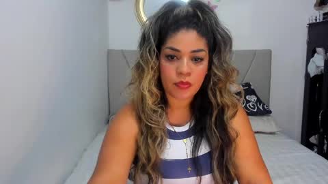Snapshot of latinamav22 chatting on 21, 4, 2026 latinamav22 online show from 21, 4, 2026
