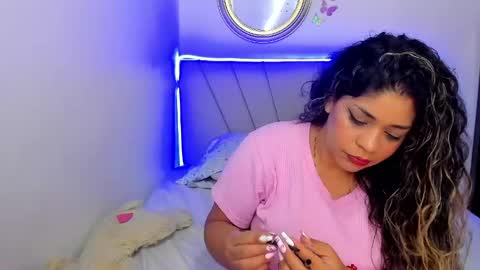 Snapshot of latinamav22 chatting on 6, 5, 2026 latinamav22 online show from 6, 5, 2026