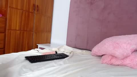 Snapshot of latinaslove_ chatting on 20, 12, 2024 B I A N C A - AND - N I K K I online show from 20, 12, 2024