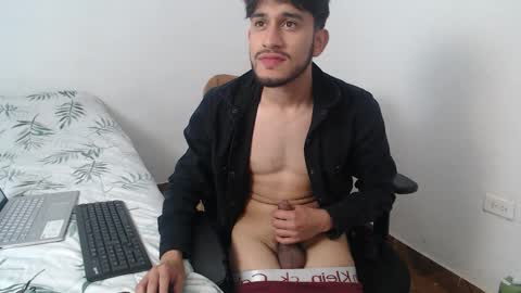 Snapshot of latinbunny7779 chatting on 3, 12, 2024 camilo online show from 3, 12, 2024