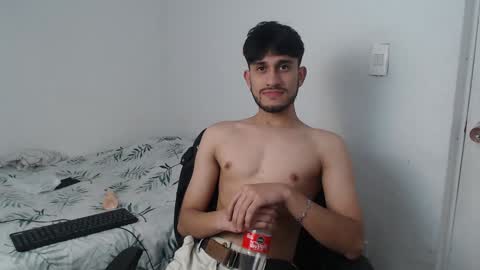 Snapshot of latinbunny7779 chatting on 11, 1, 2025 camilo online show from 11, 1, 2025