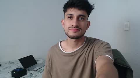 Snapshot of latinbunny7779 chatting on 4, 3, 2025 camilo online show from 4, 3, 2025