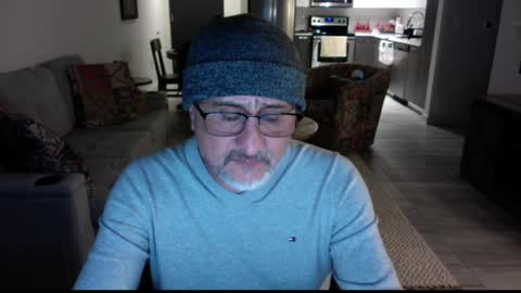Snapshot of latinnous chatting on 22, 12, 2024 QS - INDEPENDENT MODEL online show from 22, 12, 2024