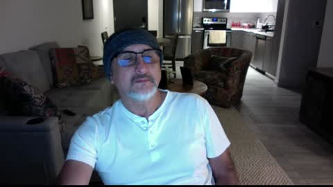 Snapshot of latinnous chatting on 23, 12, 2024 QS - INDEPENDENT MODEL online show from 23, 12, 2024
