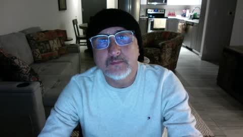 Snapshot of latinnous chatting on 23, 1, 2025 QS - INDEPENDENT MODEL online show from 23, 1, 2025