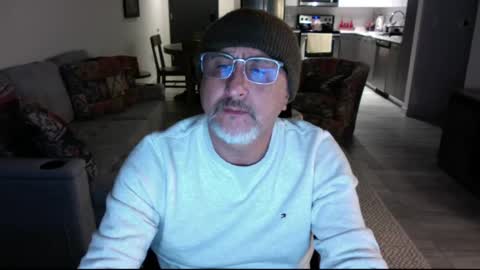Snapshot of latinnous chatting on 17, 2, 2025 QS - INDEPENDENT MODEL online show from 17, 2, 2025