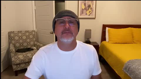 QS - INDEPENDENT MODEL online show from 15, 12, 2025