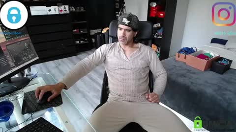 Snapshot of latino23bom chatting on 30, 4, 2026 sam online show from 30, 4, 2026