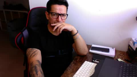 Snapshot of latino8484 chatting on 16, 7, 2026 latino8484 online show from 16, 7, 2026