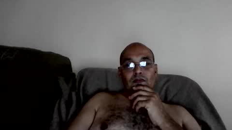 Snapshot of latinoinfla chatting on 4, 10, 2025 latinoinfla online show from 4, 10, 2025