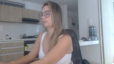 Snapshot of latinpaprika chatting on 7, 11, 2025 latinpaprika online show from 7, 11, 2025