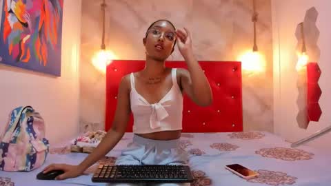 Snapshot of latins_lovers20 chatting on 2, 12, 2024 latins lovers20 online show from 2, 12, 2024