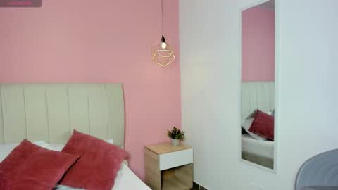 Snapshot of lau_saenz_ chatting on 23, 10, 2025 Lau online show from 23, 10, 2025