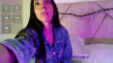 Snapshot of laugreen chatting on 11, 9, 2025 Laura online show from 11, 9, 2025